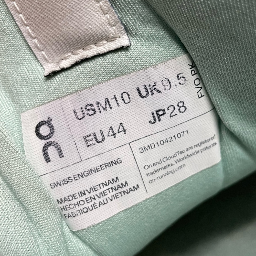 On Running Cloudsurfer Mens Size 10 Creek/White - image 5